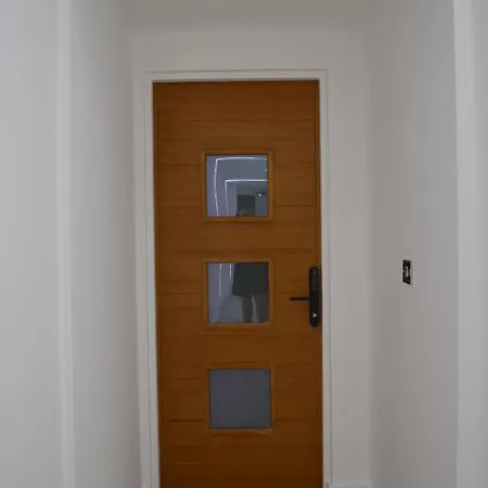 Executive Bright And Airy Studio Apartment In Sydenham Лондон Экстерьер фото