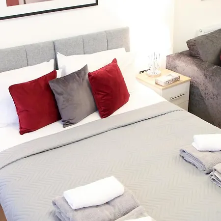 Executive Bright And Airy Studio Apartment In Sydenham Лондон Экстерьер фото