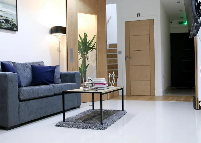 Executive Bright And Airy Studio Apartment In Sydenham