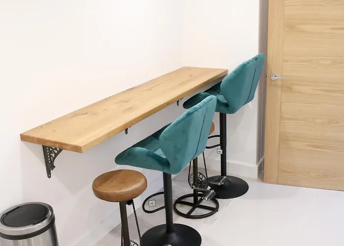 Executive Bright And Airy Studio Apartment In Sydenham